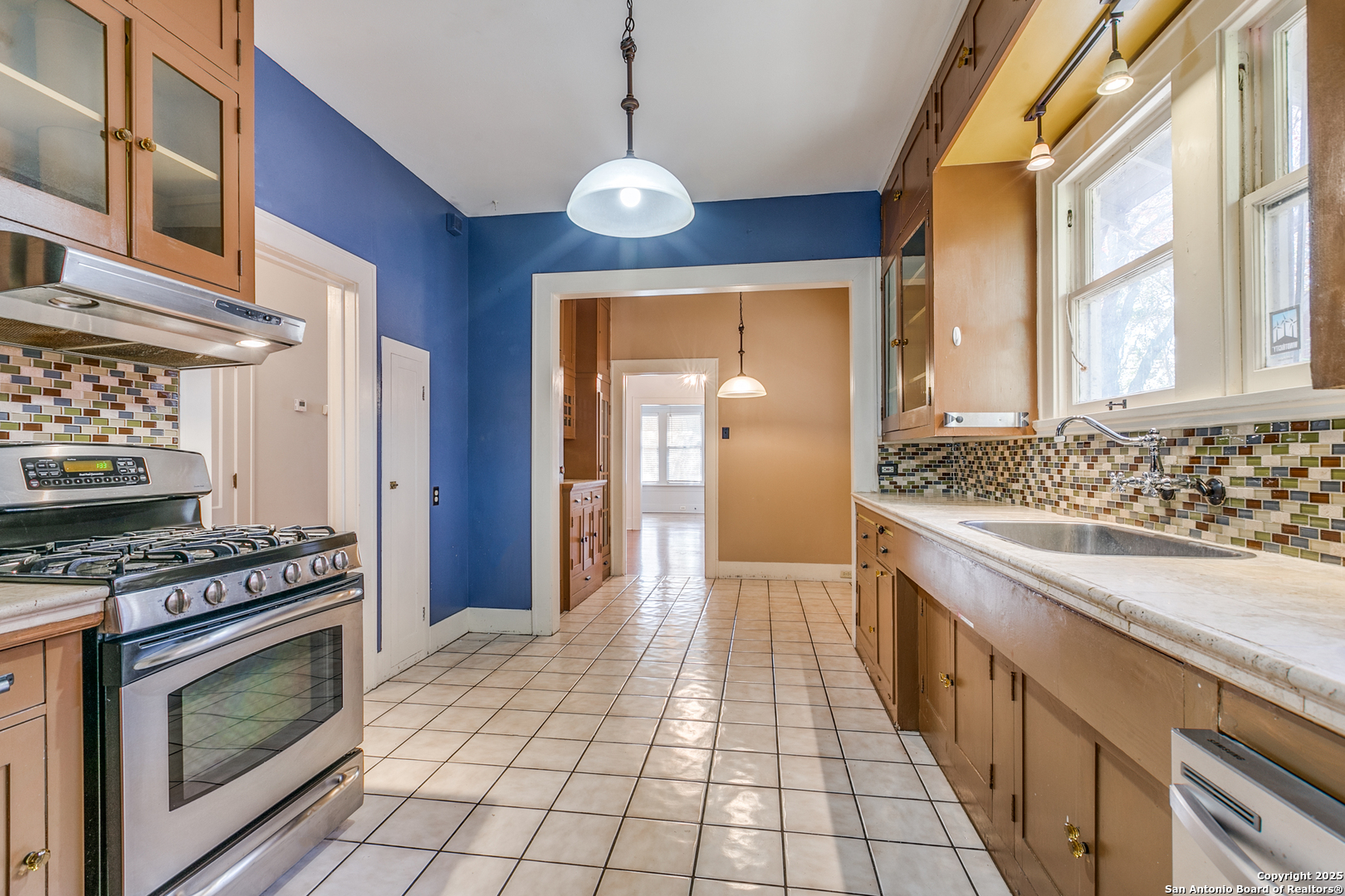 411 E Huisache Avenue San Antonio TX 78212