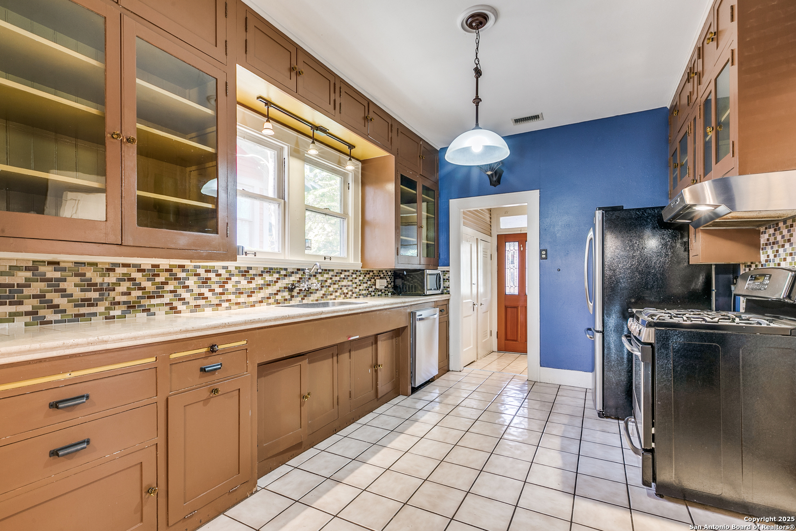 411 E Huisache Avenue San Antonio TX 78212