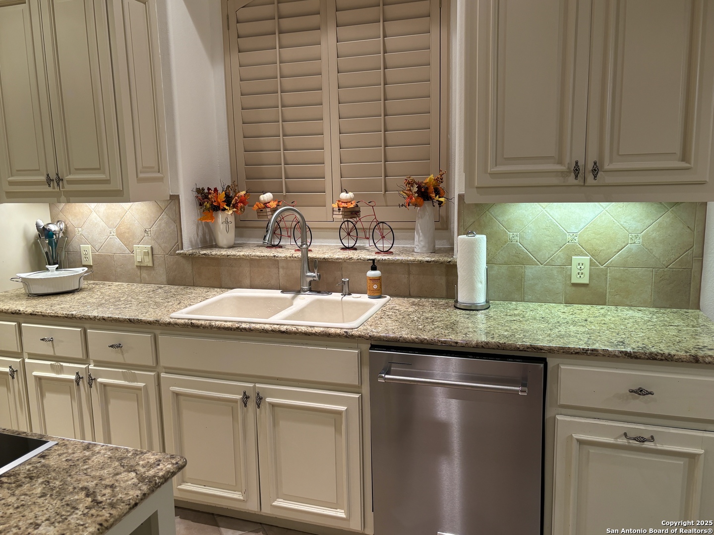 131 Westcourt Lane San Antonio TX 78257