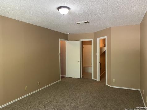 3643 Cameron Springs San Antonio TX 78244