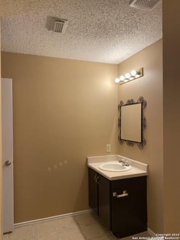 3643 Cameron Springs San Antonio TX 78244