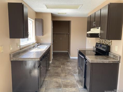3643 Cameron Springs San Antonio TX 78244
