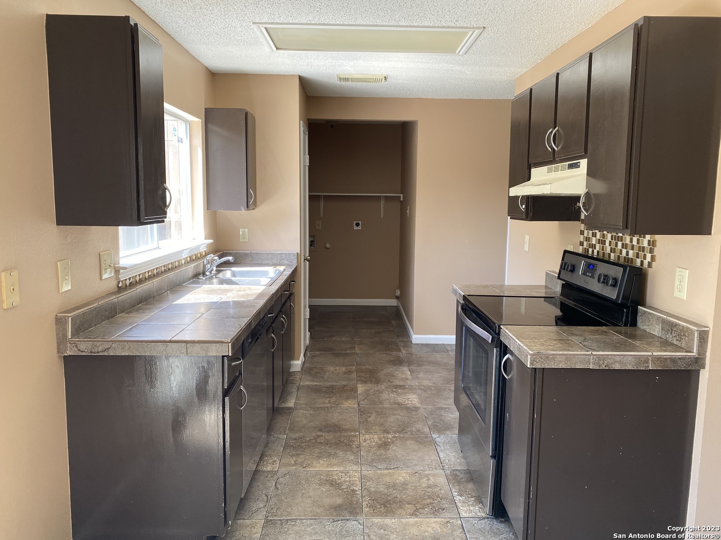 3643 Cameron Springs San Antonio TX 78244