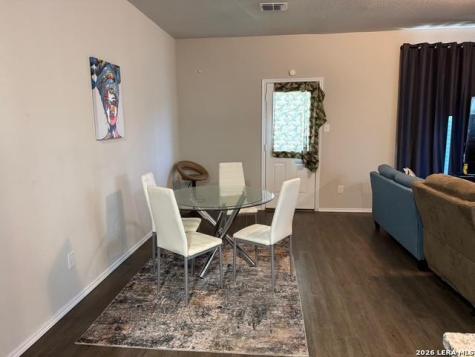 2434 Dry Moss San Antonio TX 78224