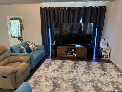 2434 Dry Moss San Antonio TX 78224