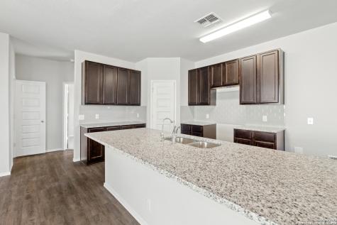 2434 Dry Moss San Antonio TX 78224