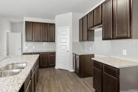 2434 Dry Moss San Antonio TX 78224