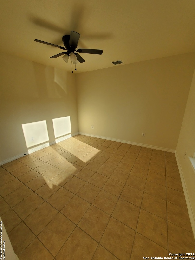7539 W Dixon Road Somerset TX 78069