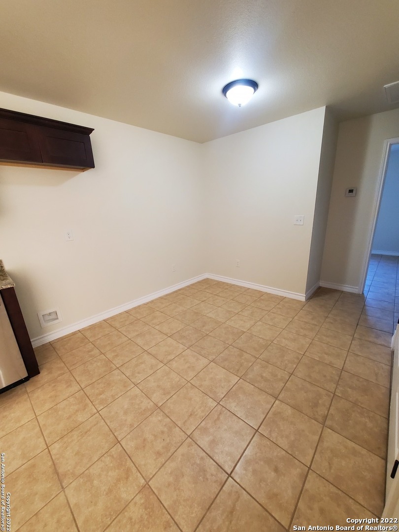7539 W Dixon Road Somerset TX 78069