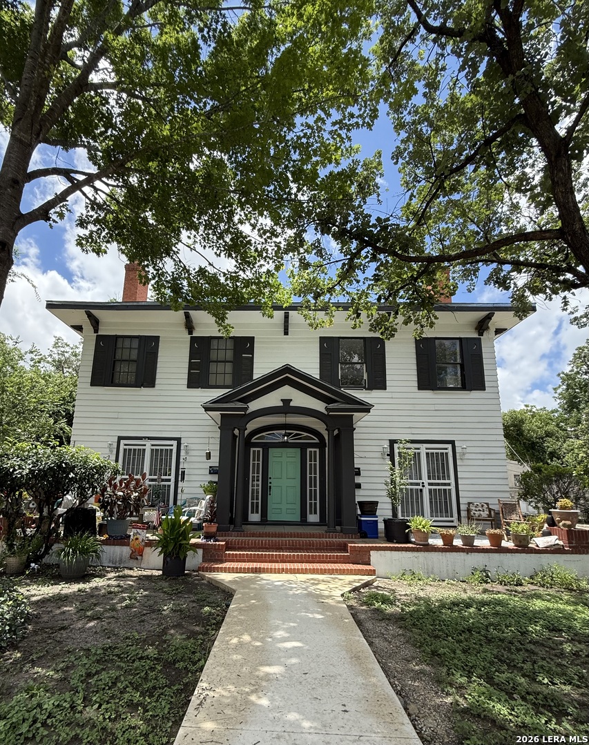 1044 W Mistletoe Avenue San Antonio TX 78201