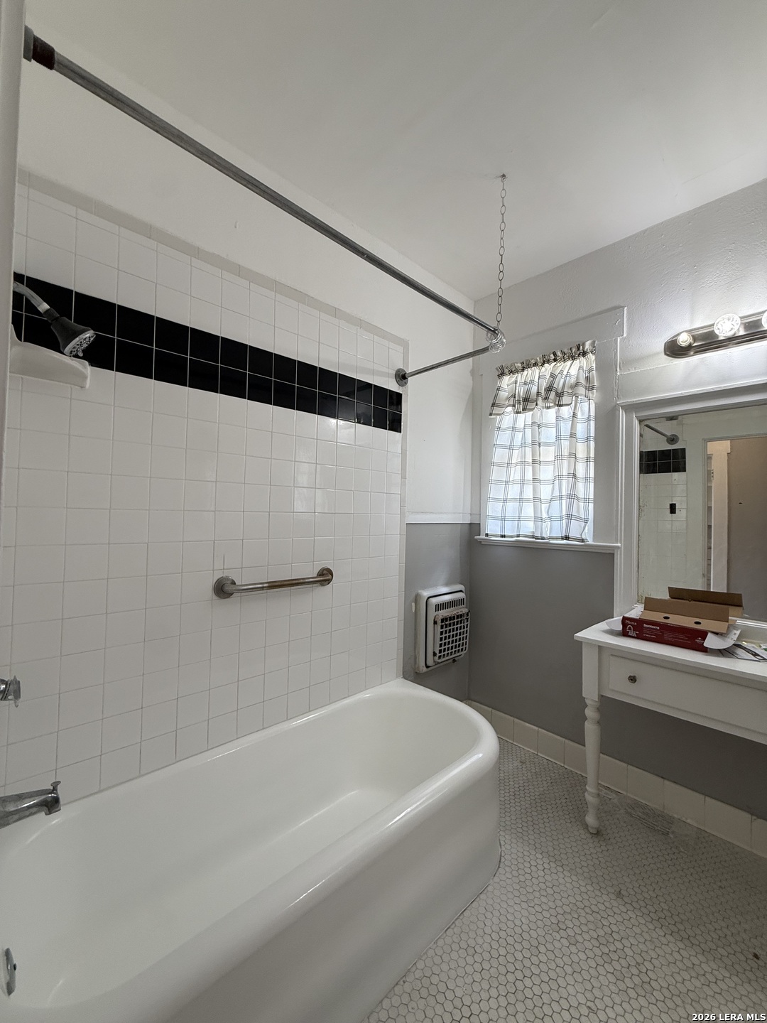 1044 W Mistletoe Avenue San Antonio TX 78201