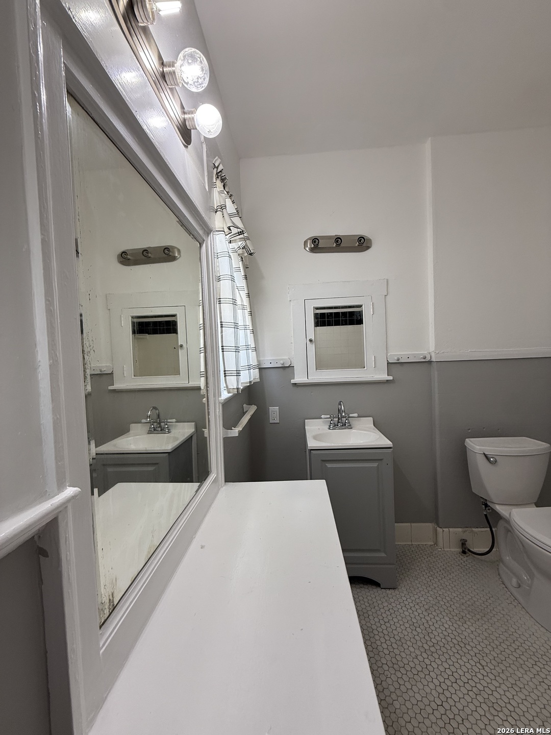 1044 W Mistletoe Avenue San Antonio TX 78201