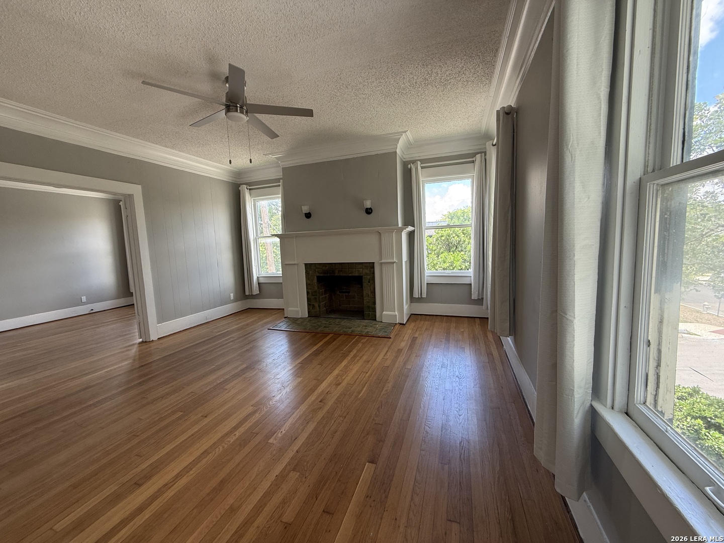 1044 W Mistletoe Avenue San Antonio TX 78201