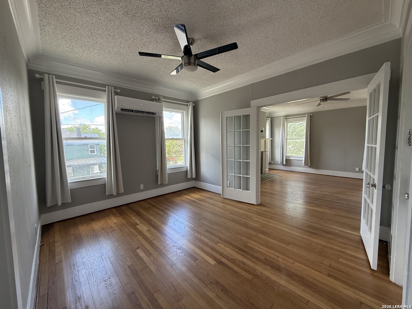 1044 W Mistletoe Avenue San Antonio TX 78201