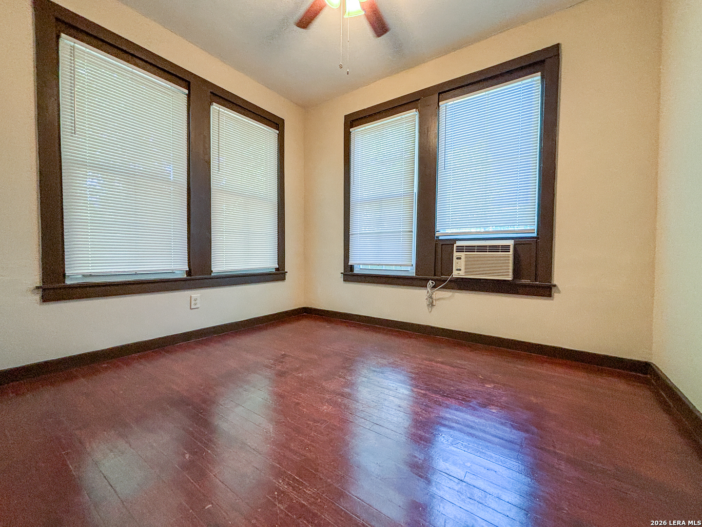 124 S Krueger Avenue New Braunfels TX 78130