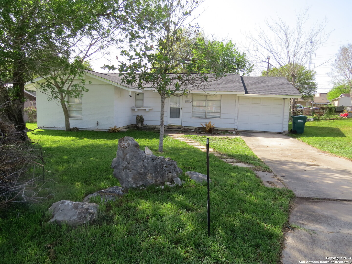 842 Horseshoe Trail Universal City TX 78148