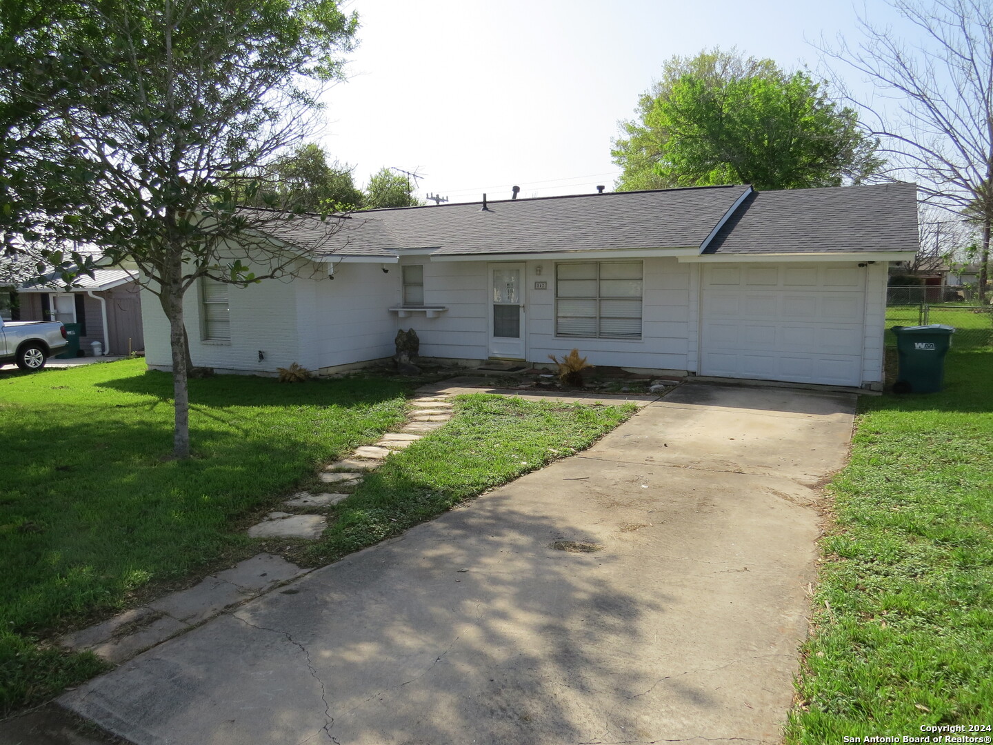 842 Horseshoe Trail Universal City TX 78148