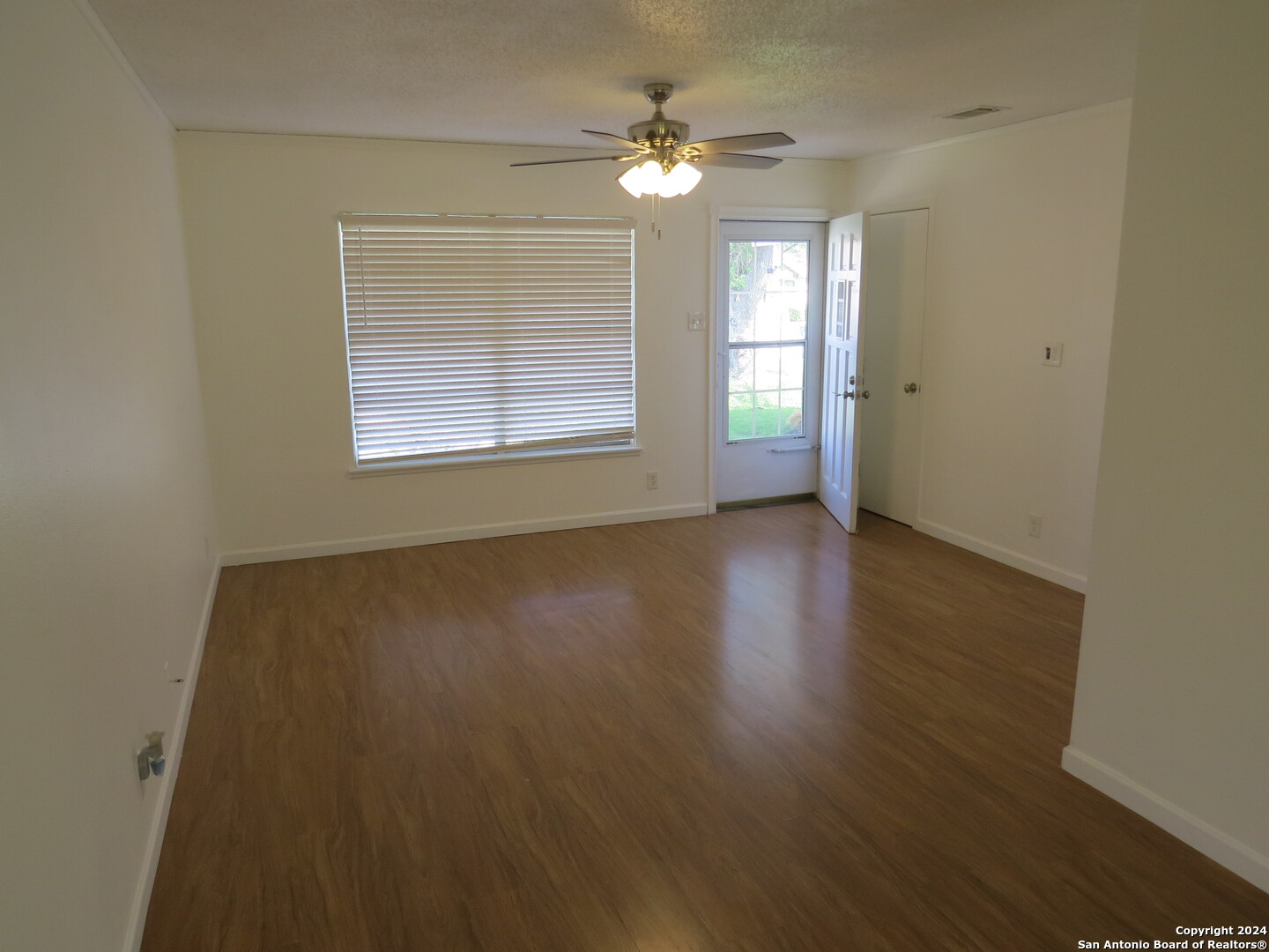 842 Horseshoe Trail Universal City TX 78148