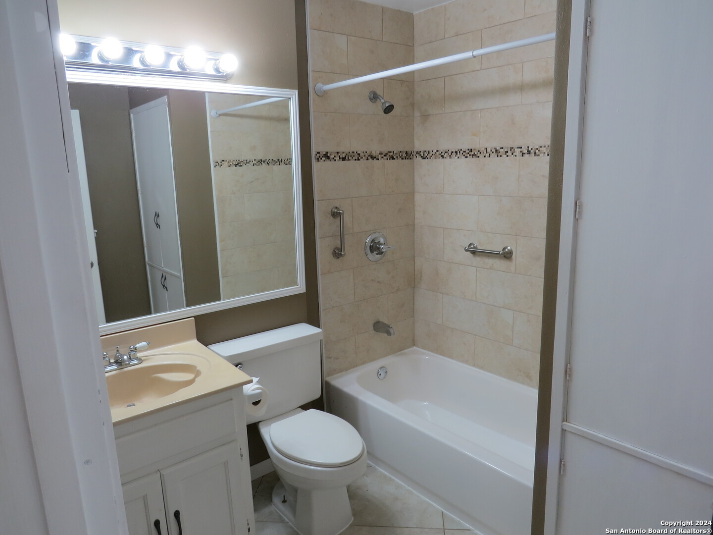 842 Horseshoe Trail Universal City TX 78148