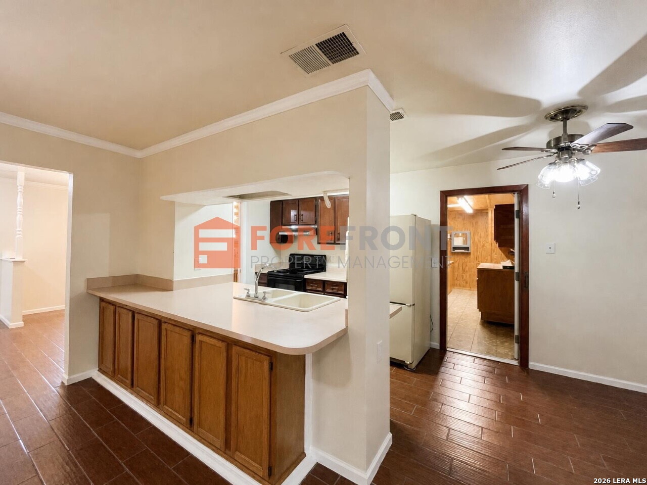 7845 Village Oak Live Oak TX 78233