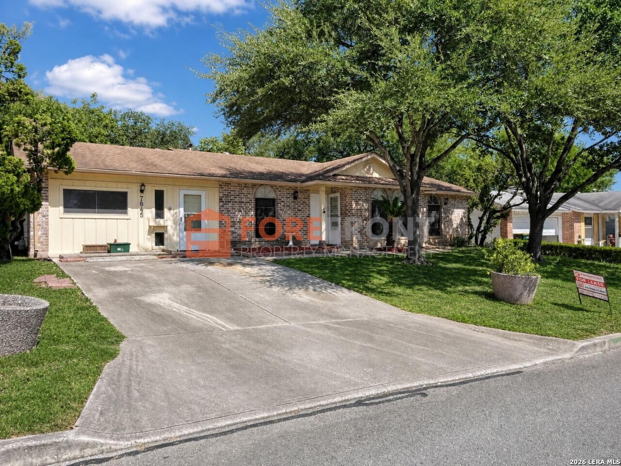 7845 Village Oak Live Oak TX 78233