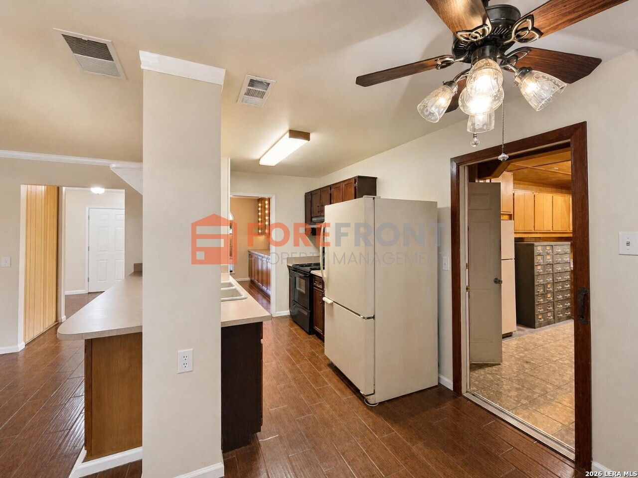 7845 Village Oak Live Oak TX 78233