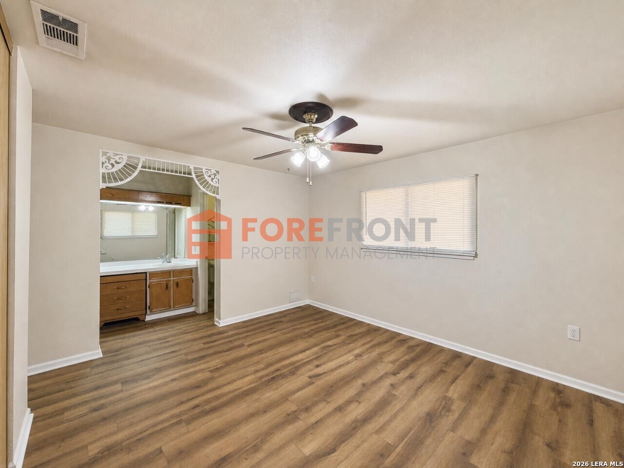 7845 Village Oak Live Oak TX 78233
