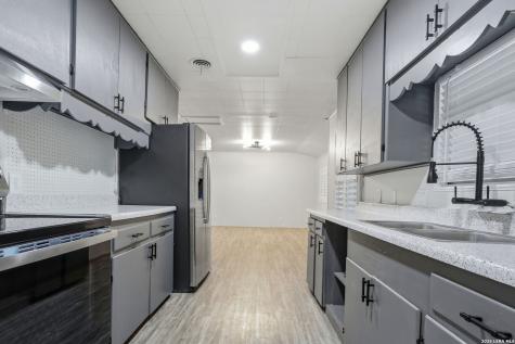 466 Sandalwood San Antonio TX 78216