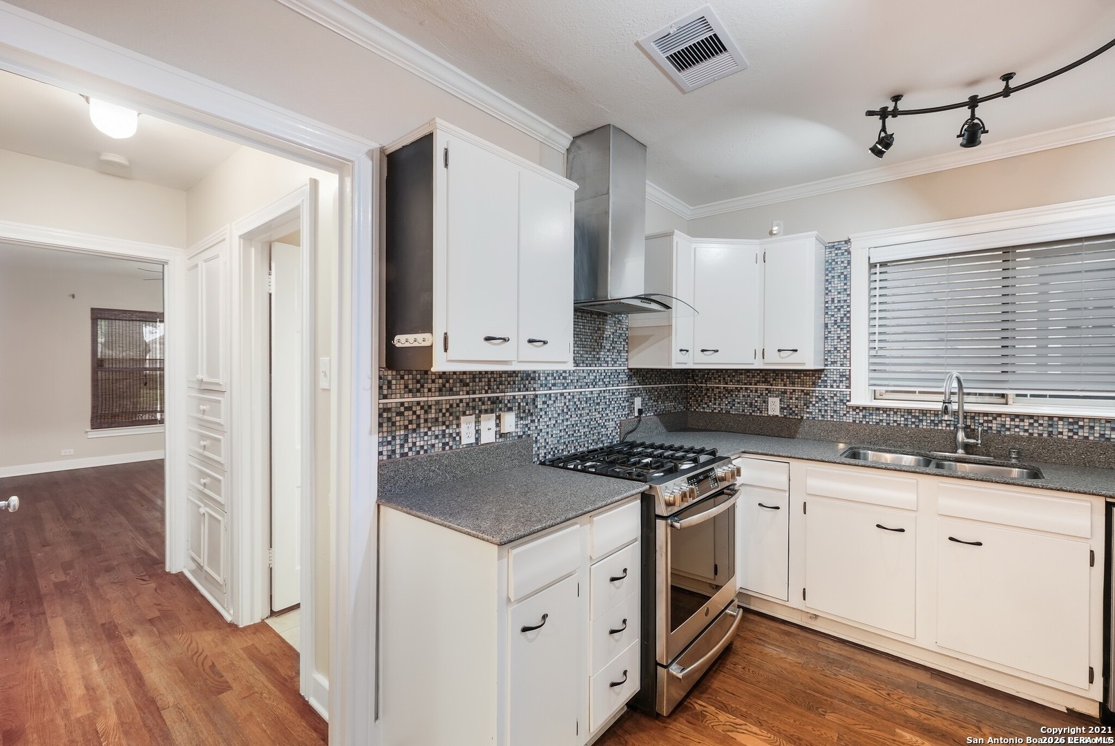 167 E Edgewood Place San Antonio TX 78209