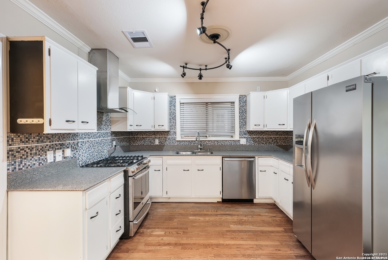 167 E Edgewood Place San Antonio TX 78209