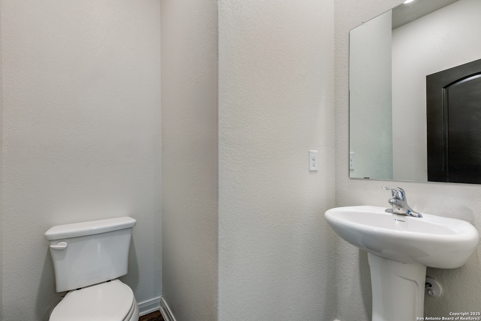 10818 Monterey Pike Converse TX 78109