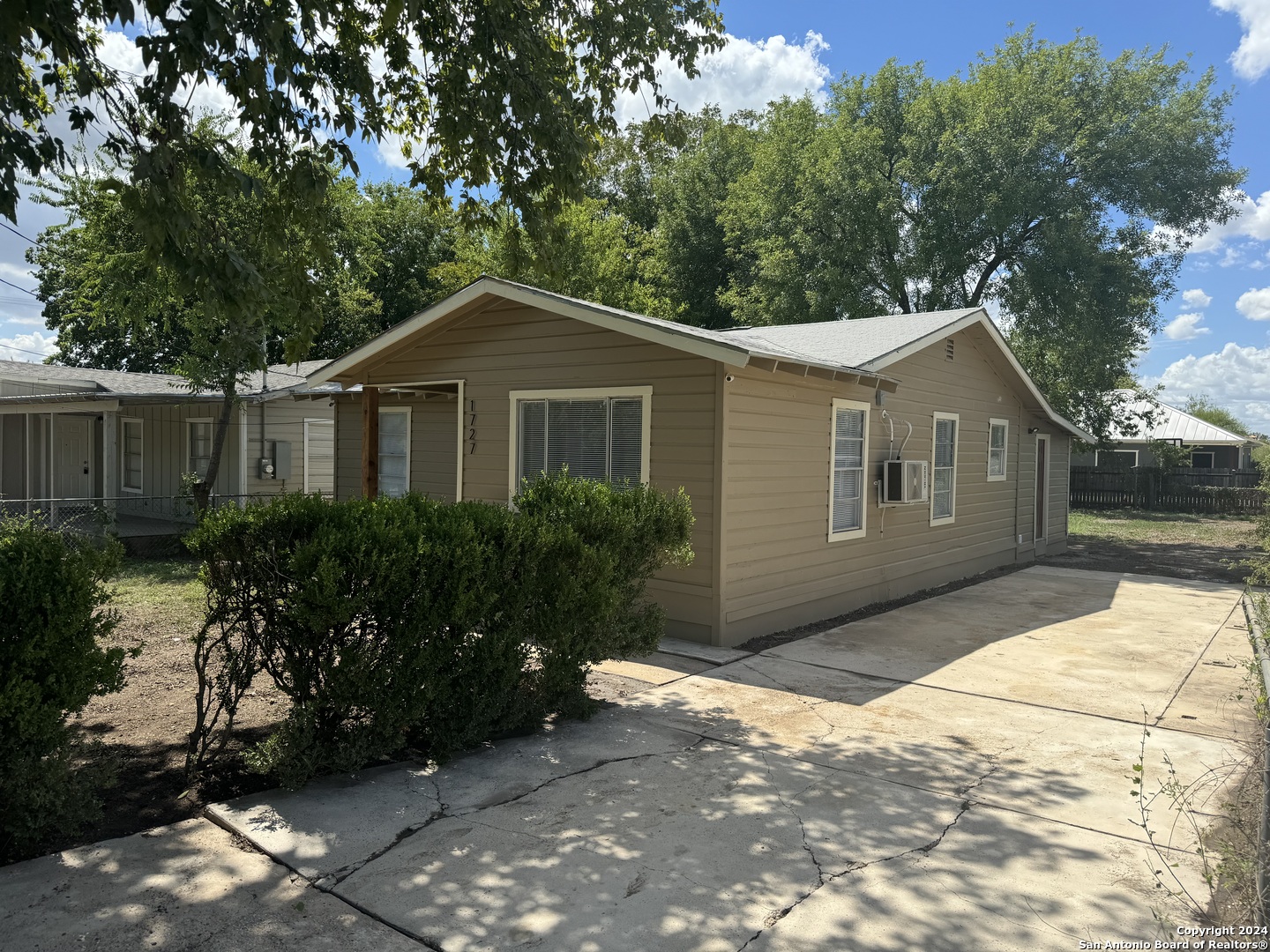 1727 Escalon Avenue San Antonio TX 78221