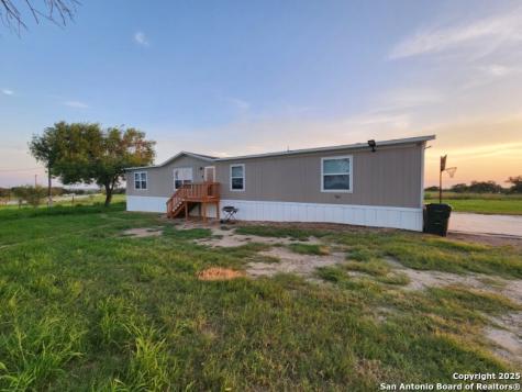 11903 N State Highway 123 Falls City TX 78113