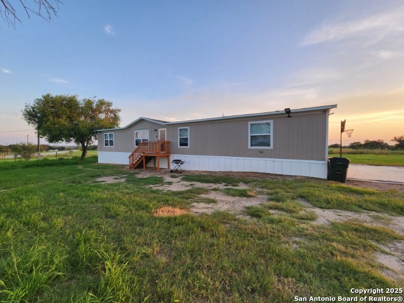 11903 N State Highway 123 Falls City TX 78113