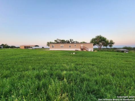 11903 N State Highway 123 Falls City TX 78113