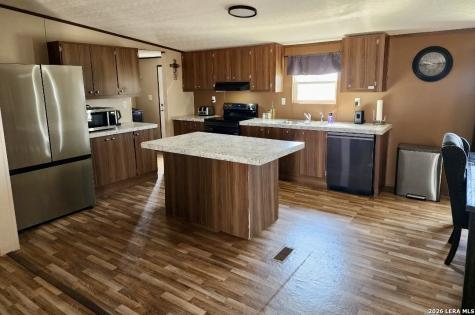 11903 N State Highway 123 Falls City TX 78113