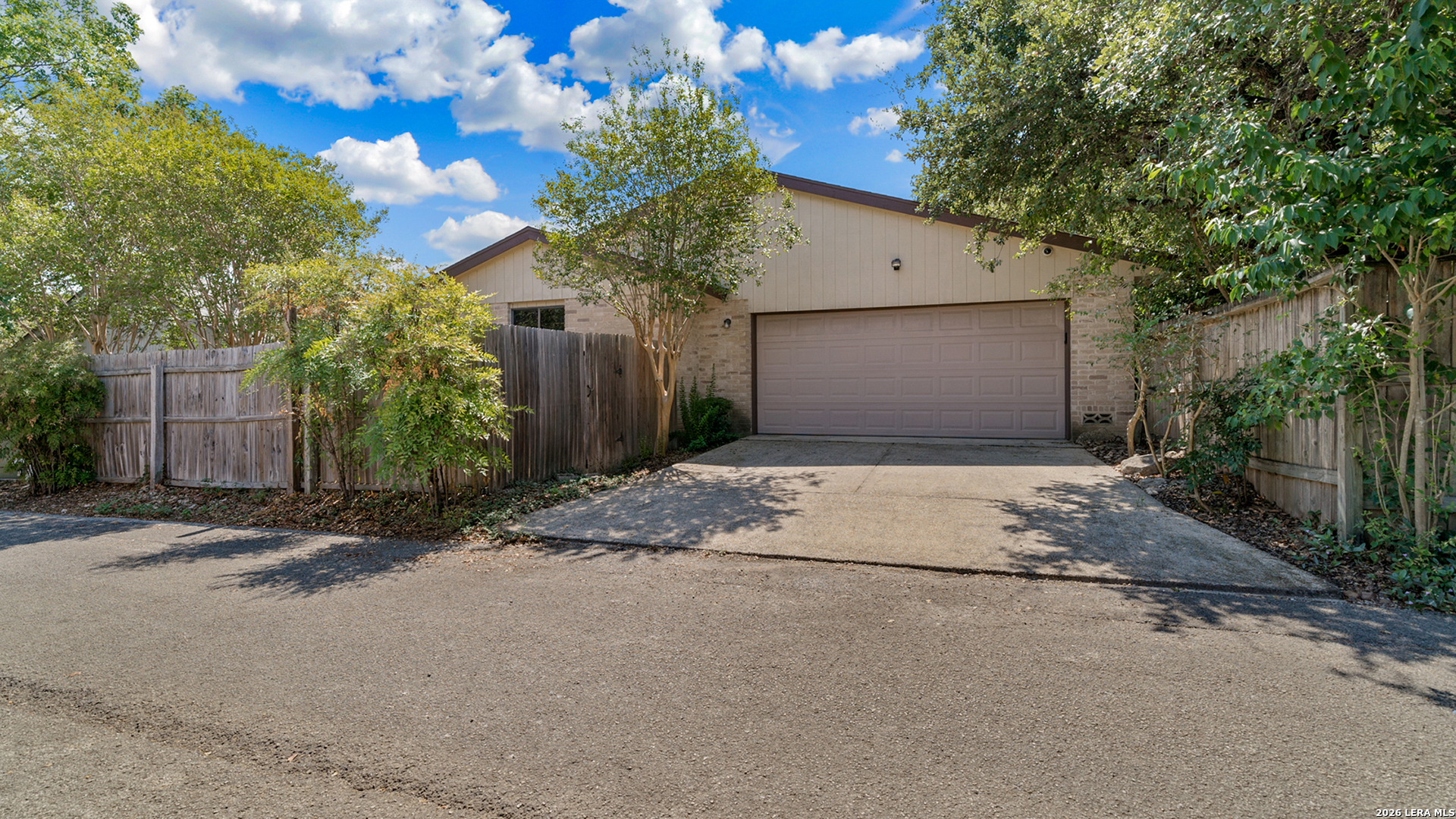 4305 Center Oak Woods Street San Antonio TX 78249