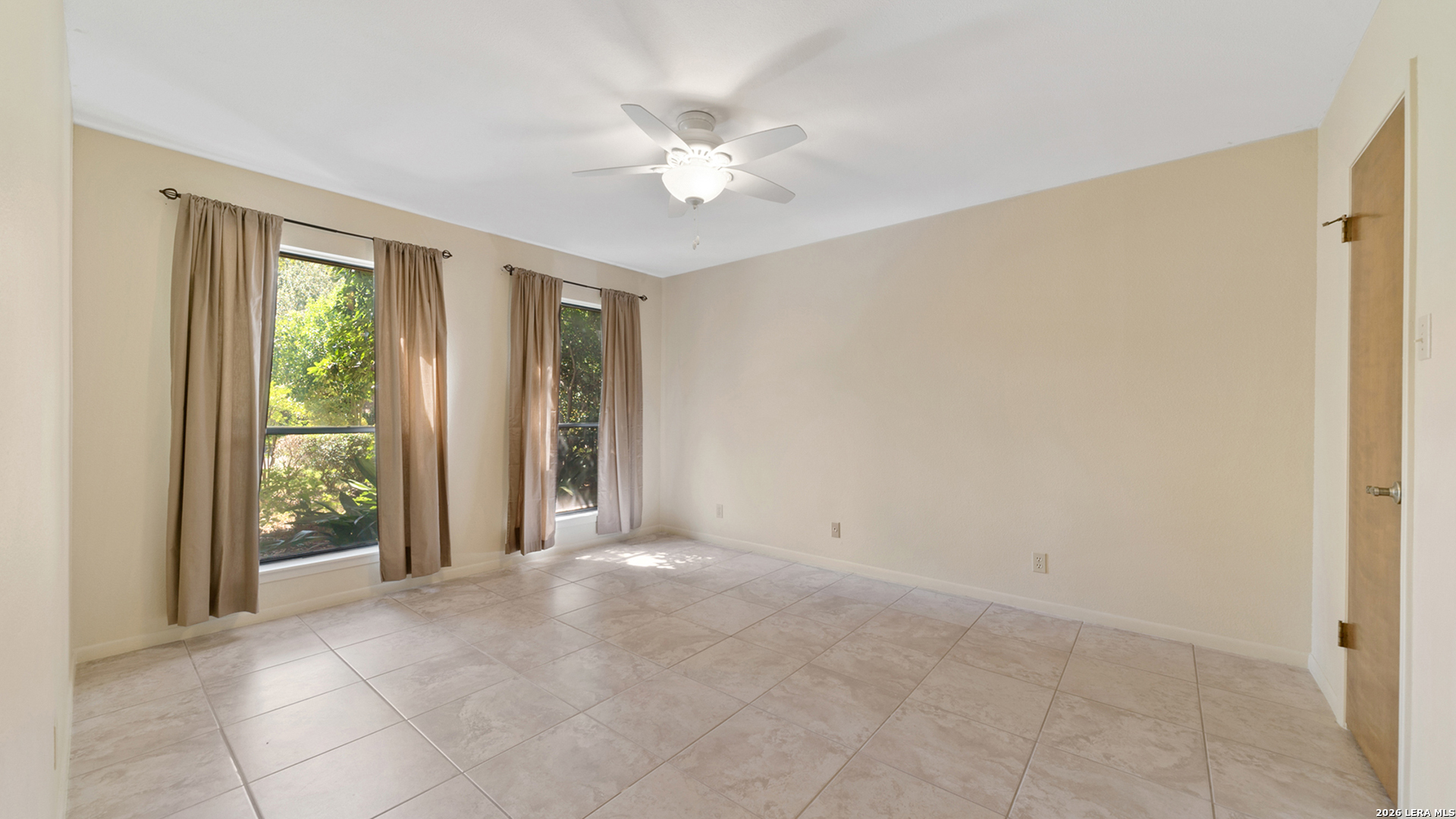 4305 Center Oak Woods Street San Antonio TX 78249