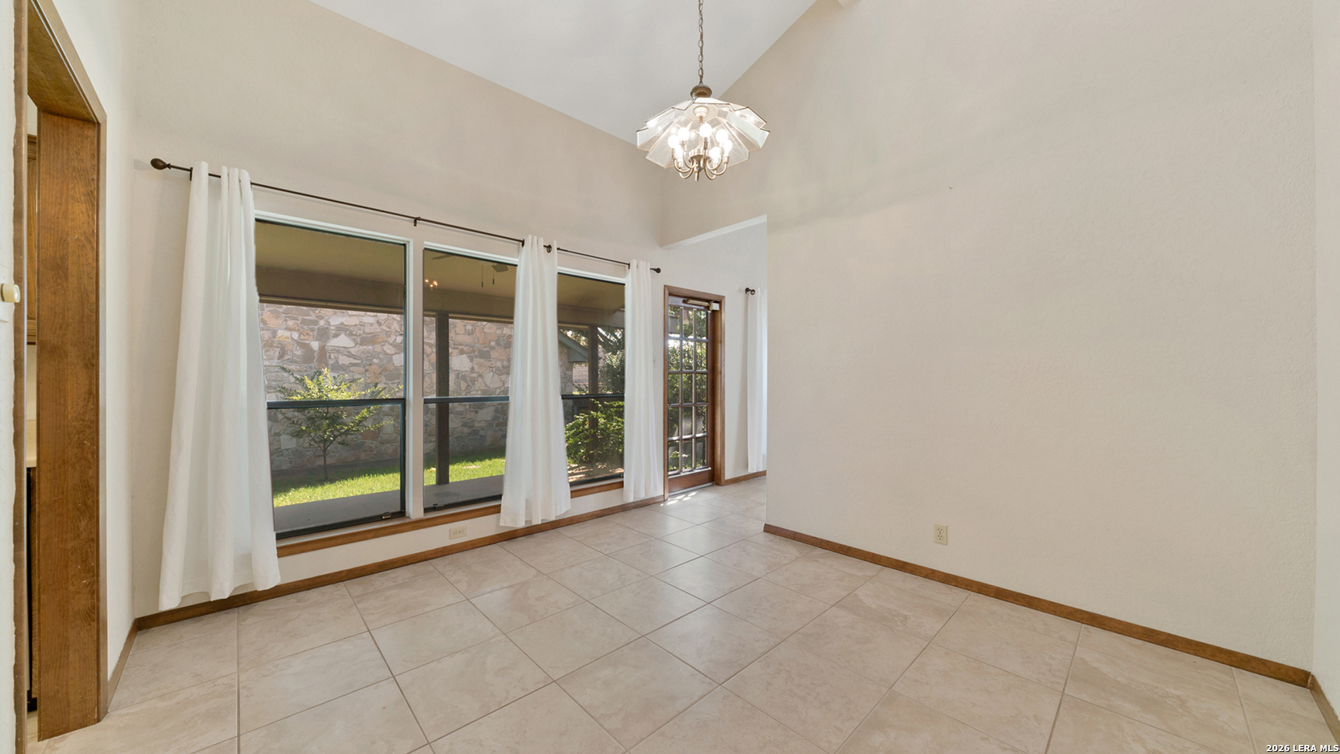 4305 Center Oak Woods Street San Antonio TX 78249