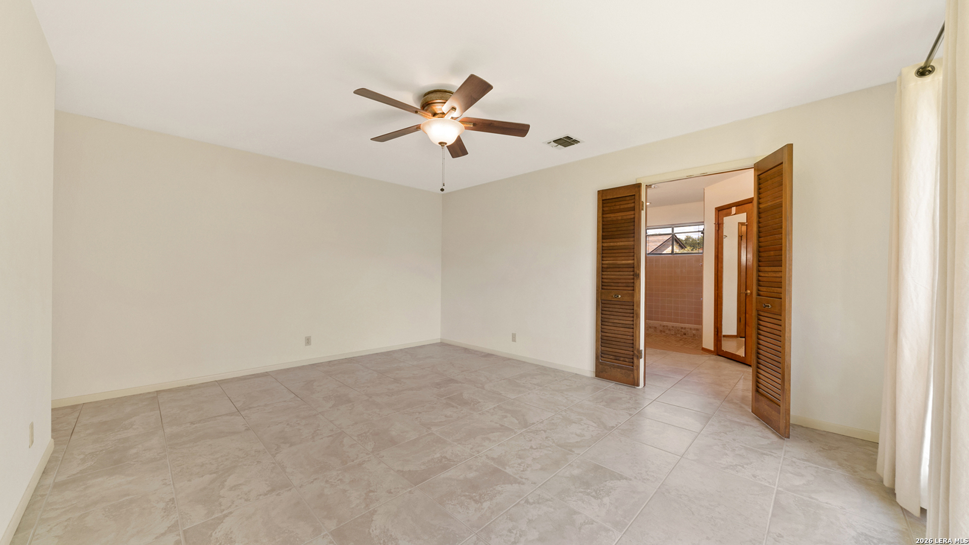 4305 Center Oak Woods Street San Antonio TX 78249