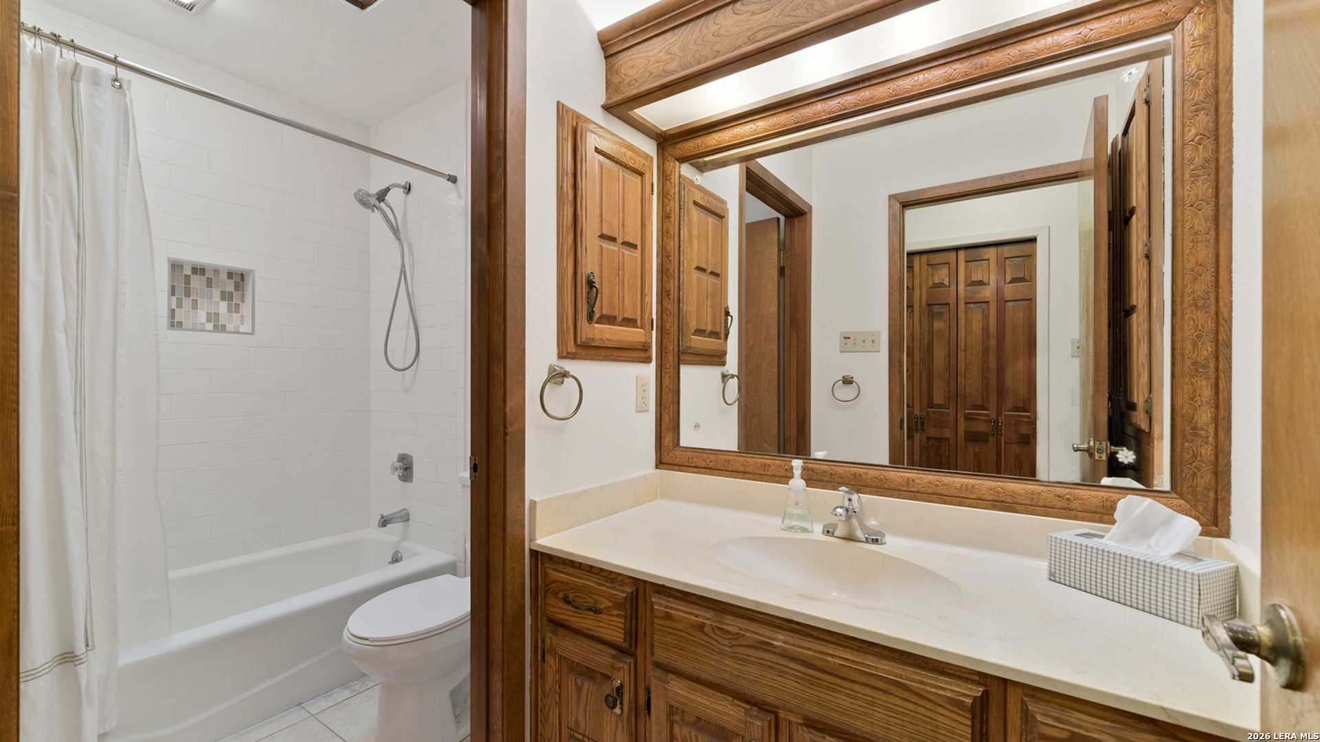 4305 Center Oak Woods Street San Antonio TX 78249