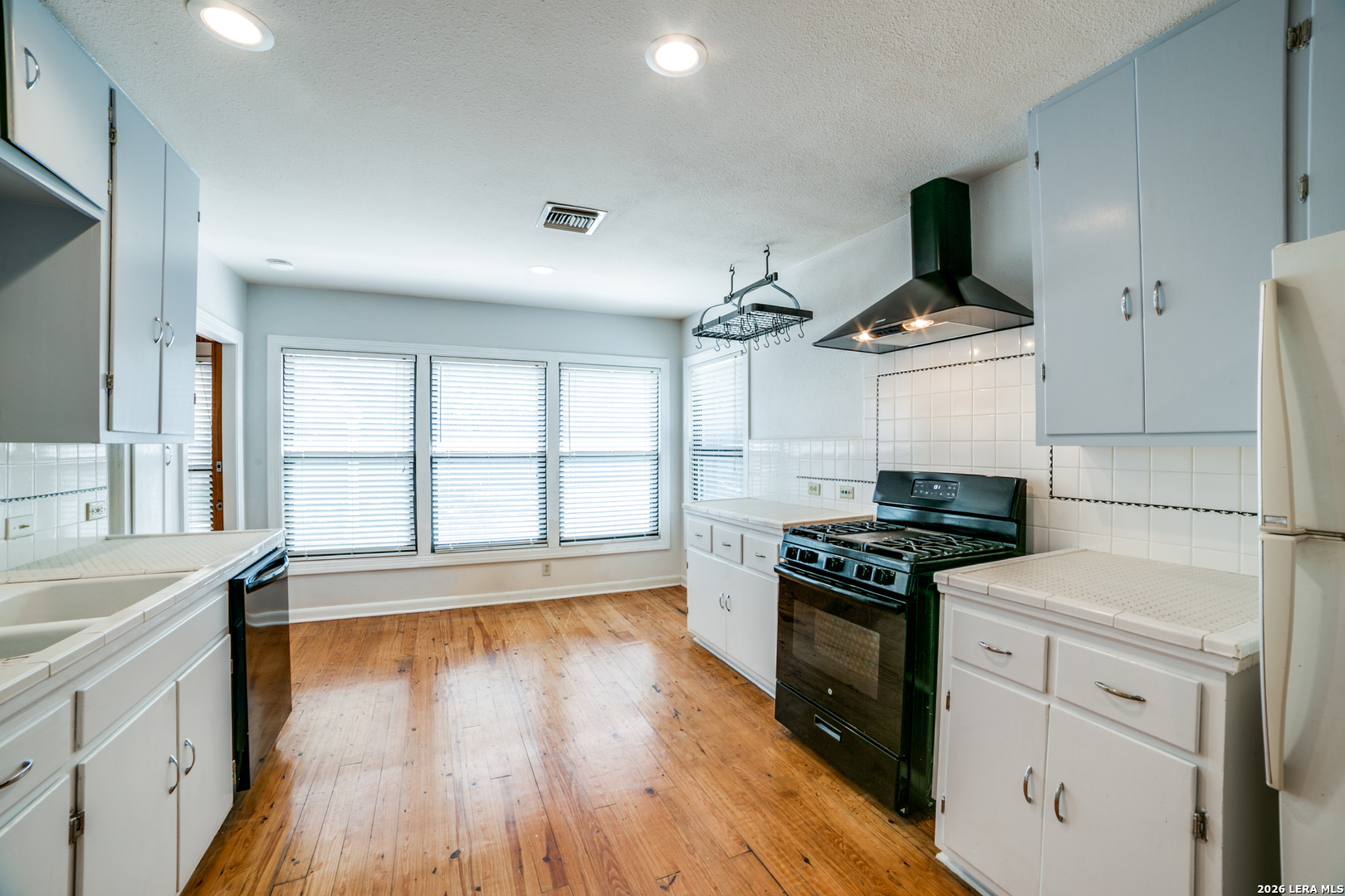 244 Halcyon Place Alamo Heights TX 78209