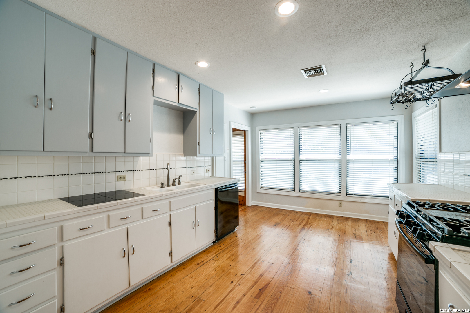 244 Halcyon Place Alamo Heights TX 78209