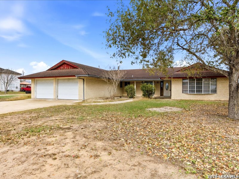 134 Robinhood Kenedy TX 78119
