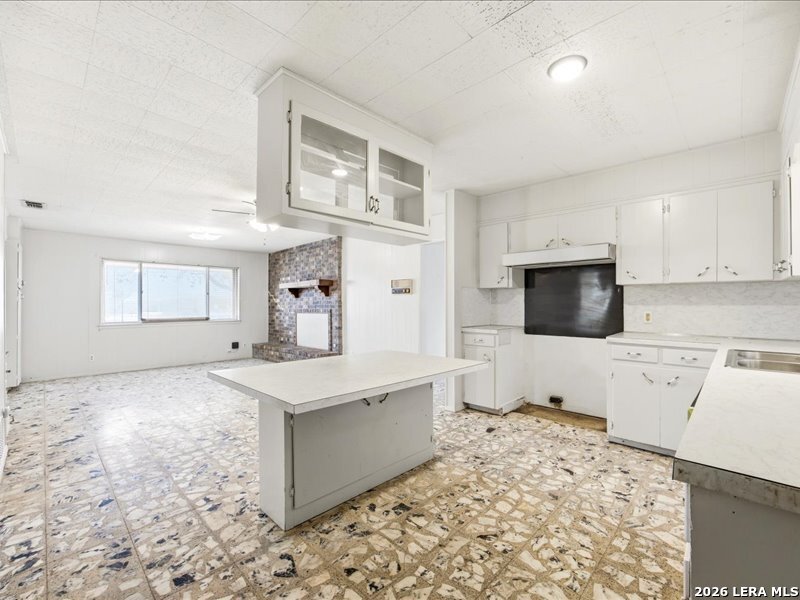 134 Robinhood Kenedy TX 78119