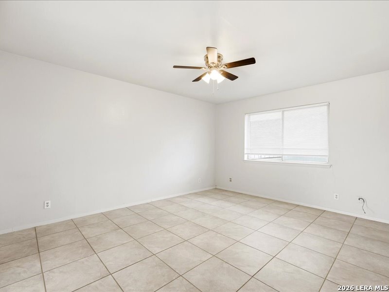 134 Robinhood Kenedy TX 78119