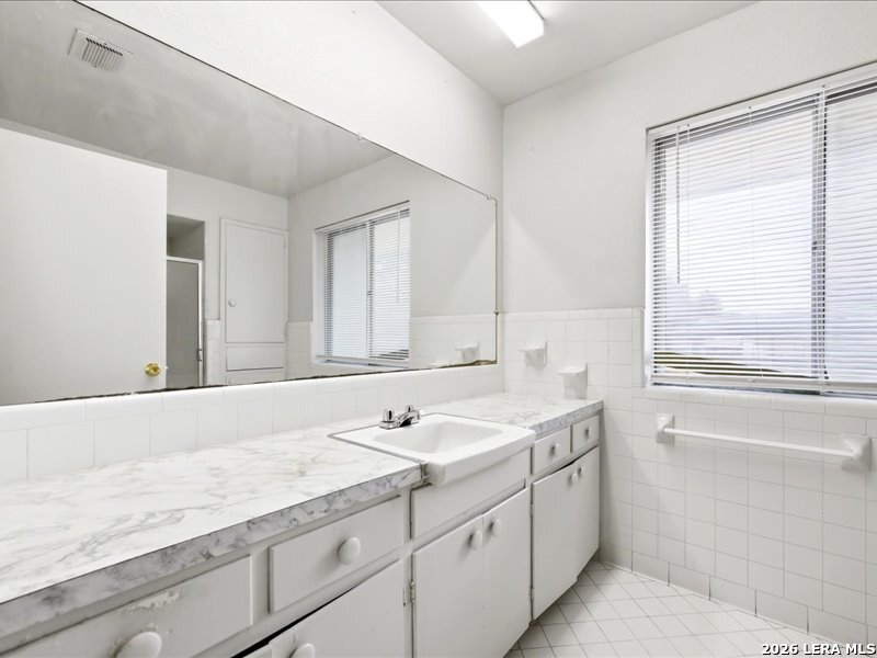 134 Robinhood Kenedy TX 78119