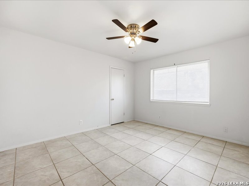 134 Robinhood Kenedy TX 78119