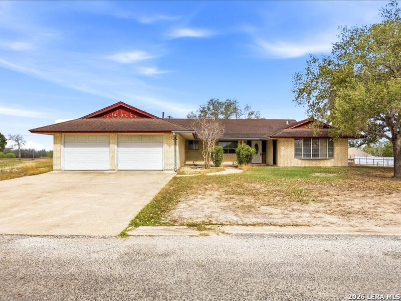 134 Robinhood Kenedy TX 78119