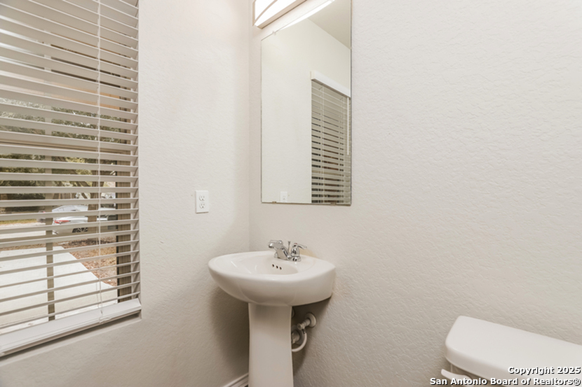 8918 Ashley Wilkes San Antonio TX 78221